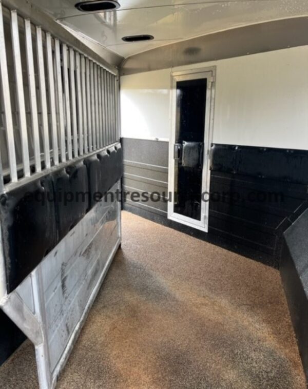 2015 Logan Coach 3-Horse LQ Horse Trailer-$54,900.00 - Image 9