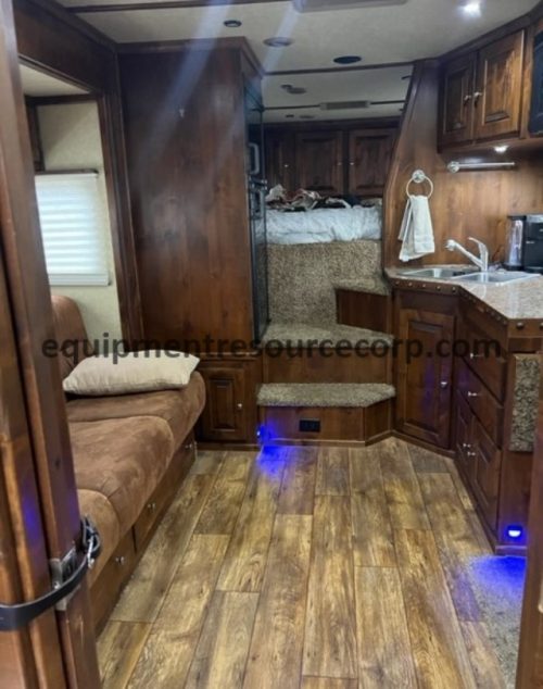 2015 Logan Coach 3-Horse LQ Horse Trailer-$54,900.00 - Image 15