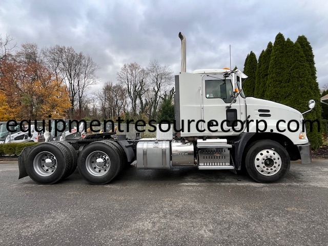 2016 Mack CXU613 Day Cab Truck - $38,500.00