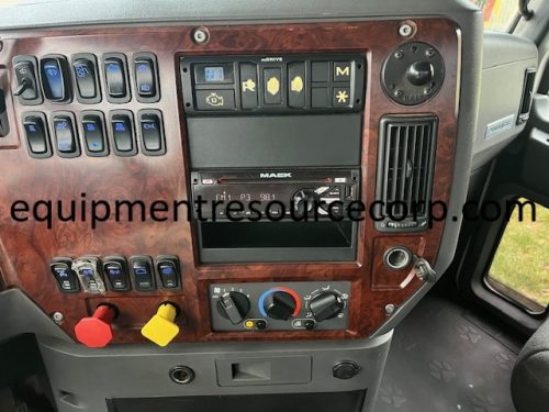 2016 Mack CXU613 Day Cab Truck - $38,500.00 - Image 20